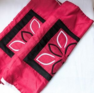 Boho Queen Duvet Cover + 2 Pillowcases. Matte Red. From Thailand. 144 x 88.